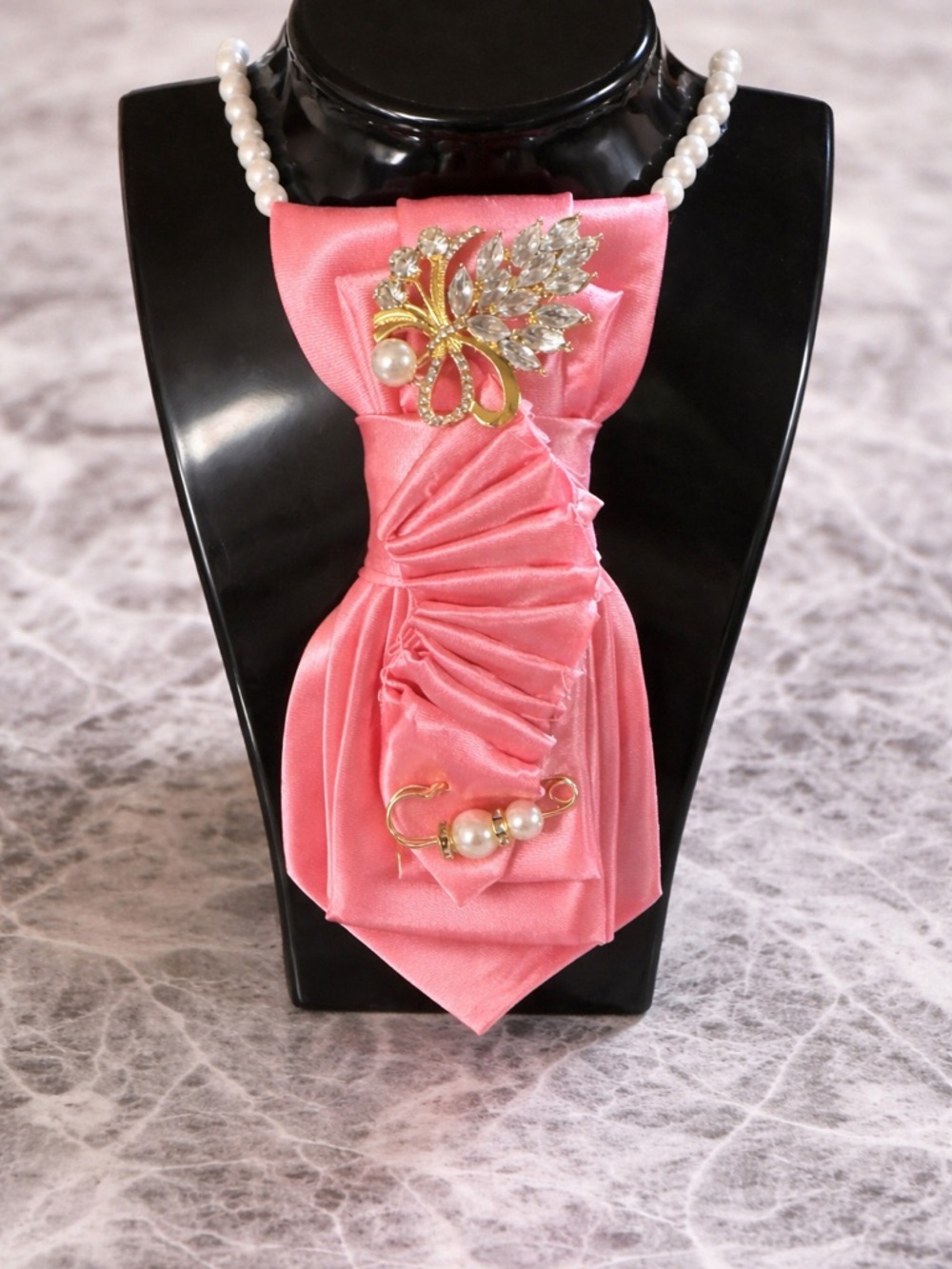 Pink Satin pearl Necklace Tie - Picture 2 of 3